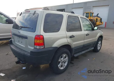 2005 Ford Escape Xlt from USA, damaged, VIN 1FMYU03195KA88887